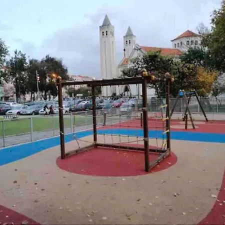 Ola ! Central Lightning Quiet View Garden 10mn Airport Apartment Lisbon