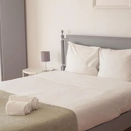 Ola ! Central Lightning Quiet View Garden 10mn Airport * Lisbon