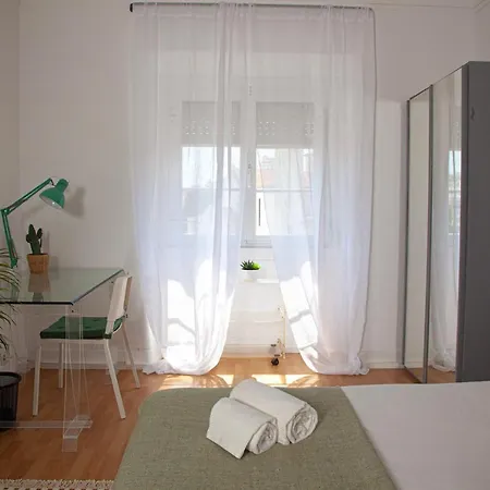 Ola ! Central Lightning Quiet View Garden 10mn Airport * Lisboa
